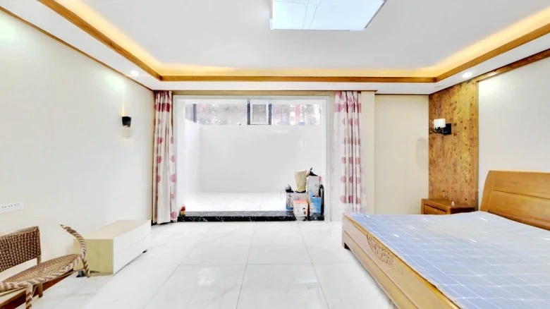 Sunrise Era Maple Oak Residence - View 2