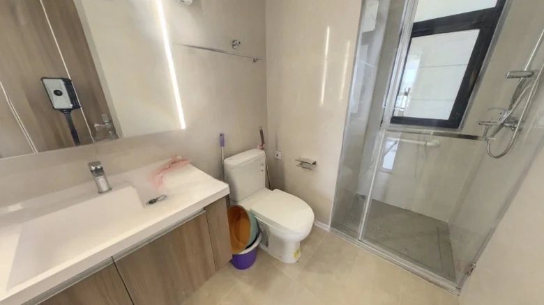 Poly Real Estate Cloud Top - View 9