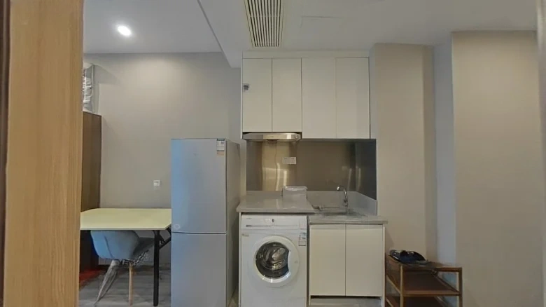 Flying Bird Guest - View 4