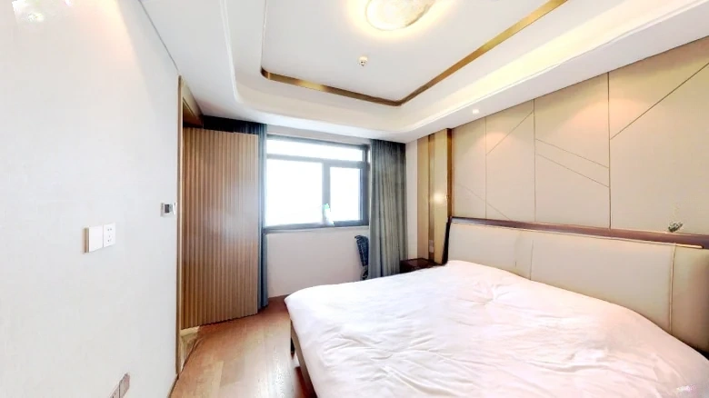 Elegant View Bay - View 2