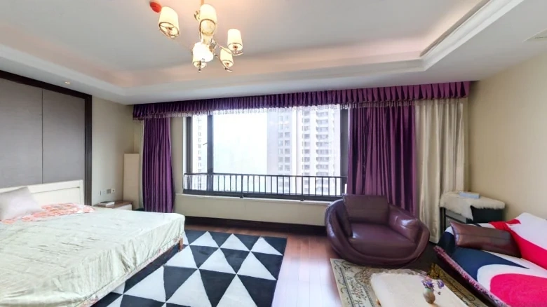 Global Sky Universe擎requires translation for the last character. - View 4