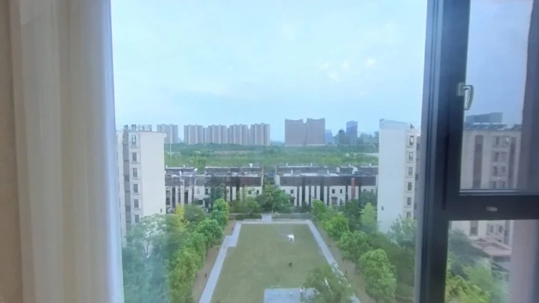 Spring Wind South Bank West Garden - View 13