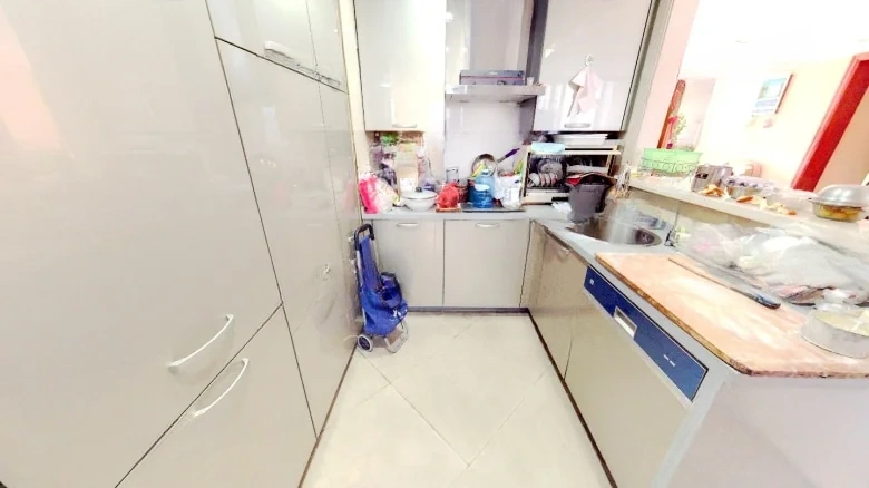 Elegant Ode Residence - View 7