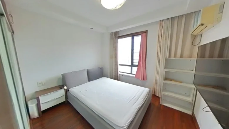 Wind and Elegant Money River - View 3