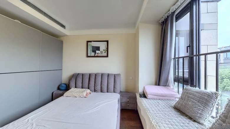 Maple Egret Court - View 5