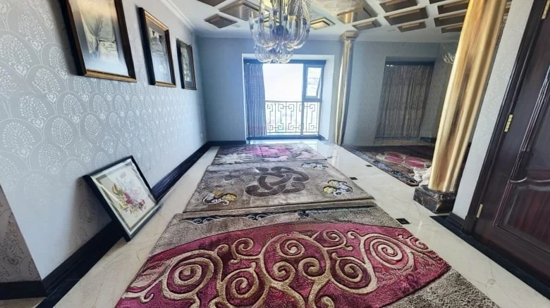 West Fifth Avenue of Beauty - View 9