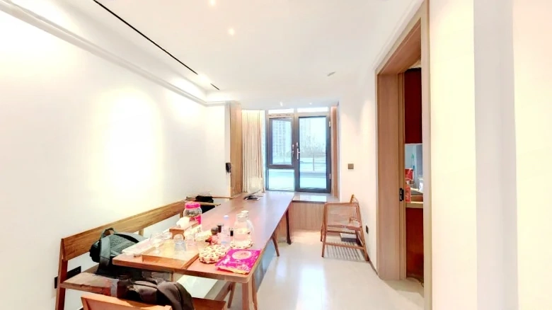 East District of Jinse Home by the River滨江金色家园东区翻译成英文专业名称时，可以表达为 - View 5