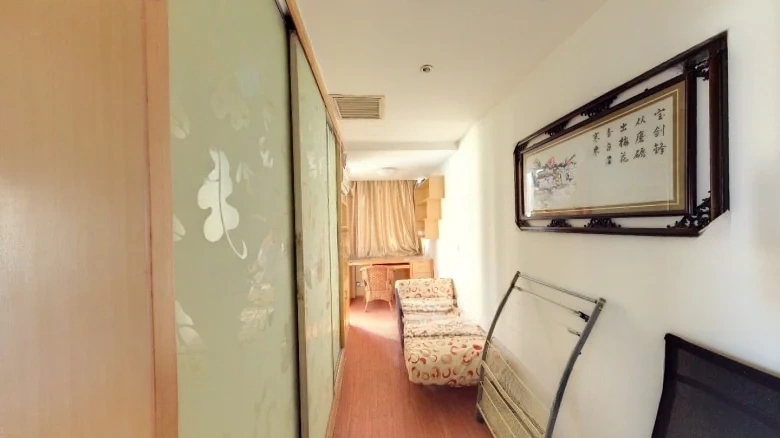 Golden Beverly - View 2