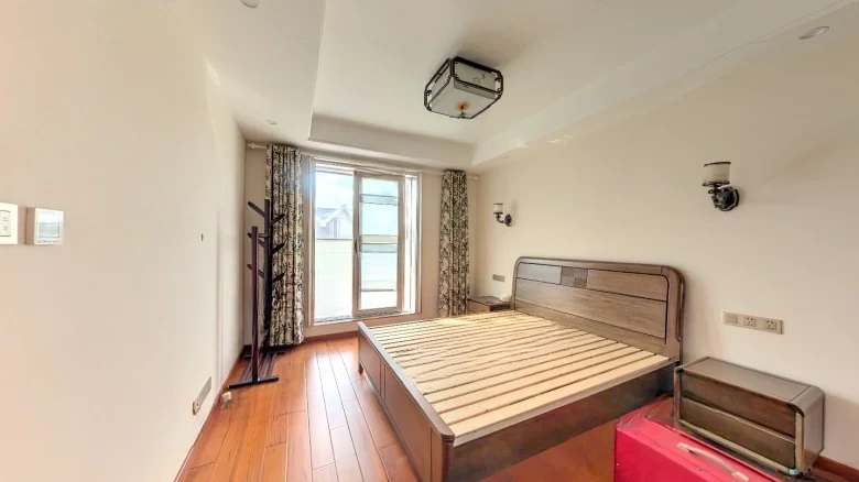 Lavender Summit Manor - View 5