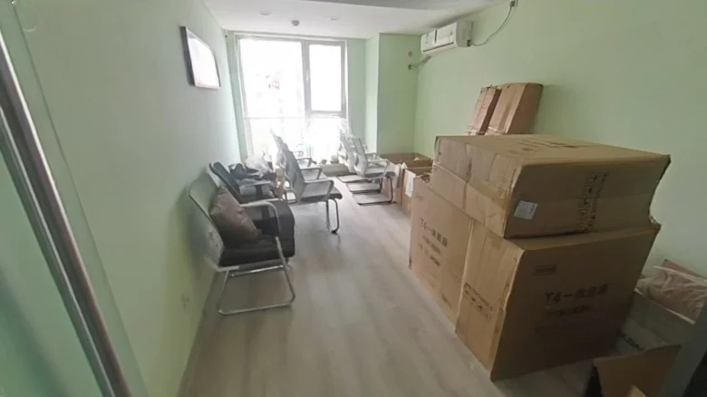 7080 Center Square - View 3