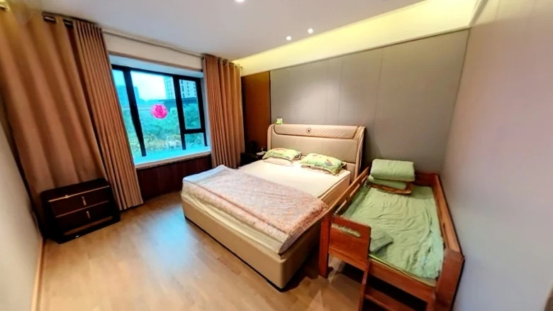 Poly Western River Moon - View 3