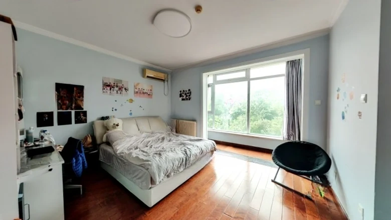 Melin Champagne Town - View 3