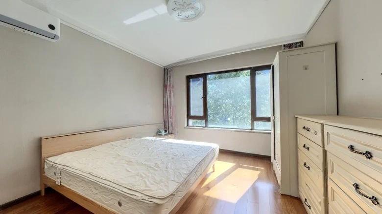 Poly Central Park - View 2