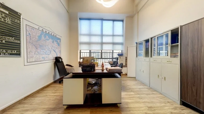 Aurora City Plaza - View 3