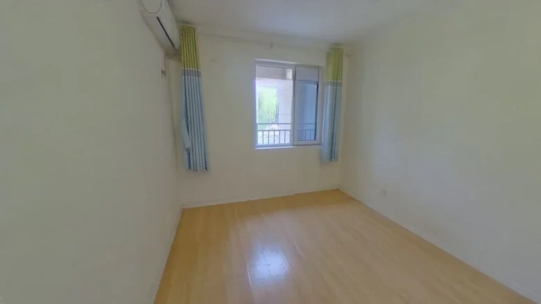 Vanke Charm City新区 should be translated as part of the whole phrase for accuracy. Therefore, - View 3