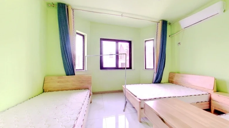 Poly Real Roland Sea Coast - View 3