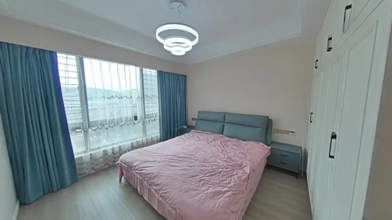 Zhongan BaiMa Imperial Court - View 3