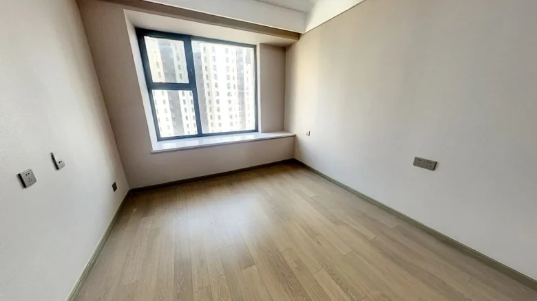 Invitation-Seeking Commercial Park 1872 - View 3