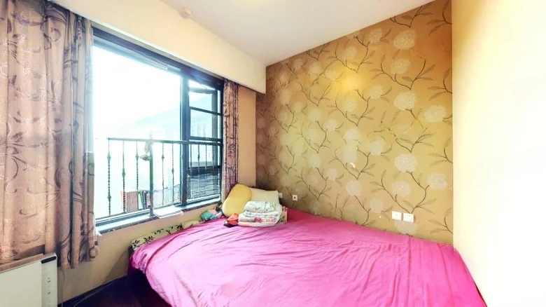 No. 1881 Manor - View 2