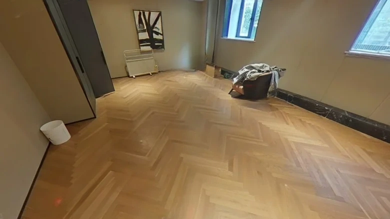 Long Hair Metropolitan Gentlemen - View 4