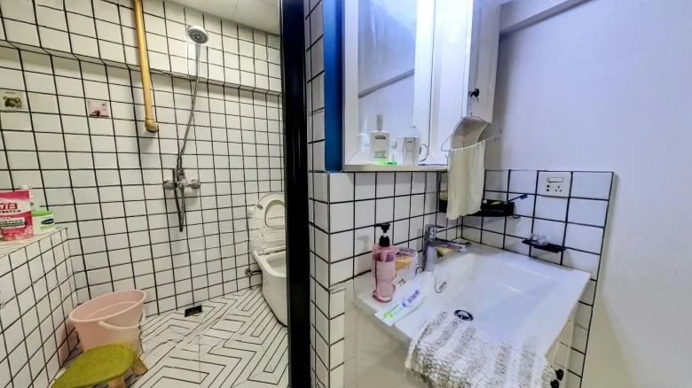 Xinyang Plaza - View 12