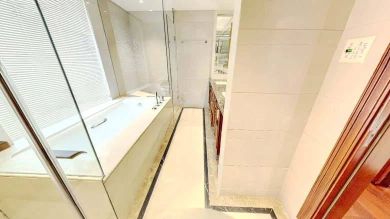 Elegant Ode Residence - View 23