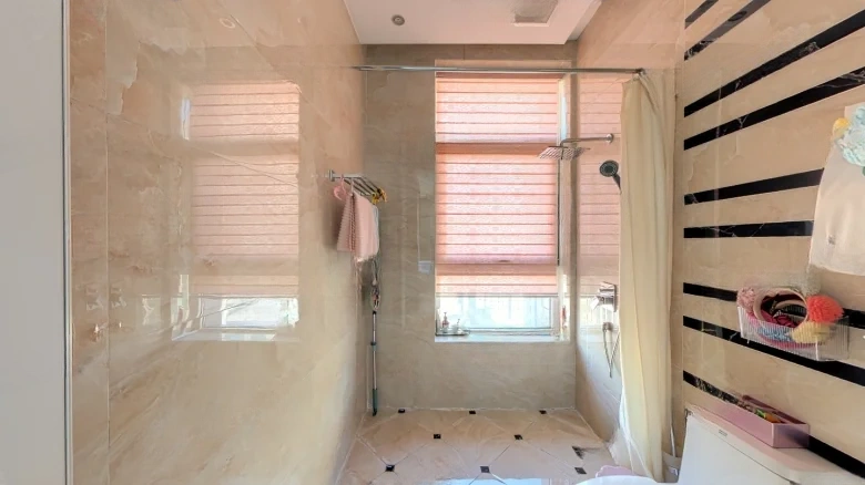 Sky-Piercing Rock - View 12