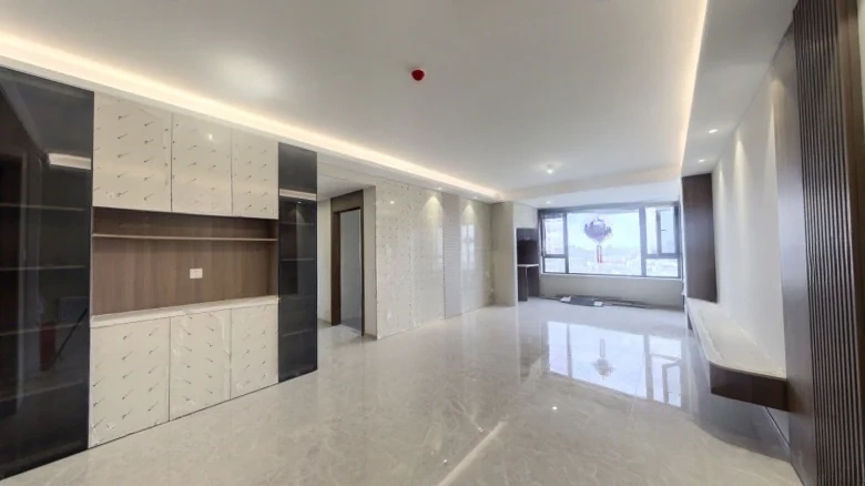 Poly Real Estate Cloud Top - View 4