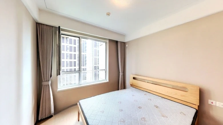 Poly Grand Metropolis - View 3