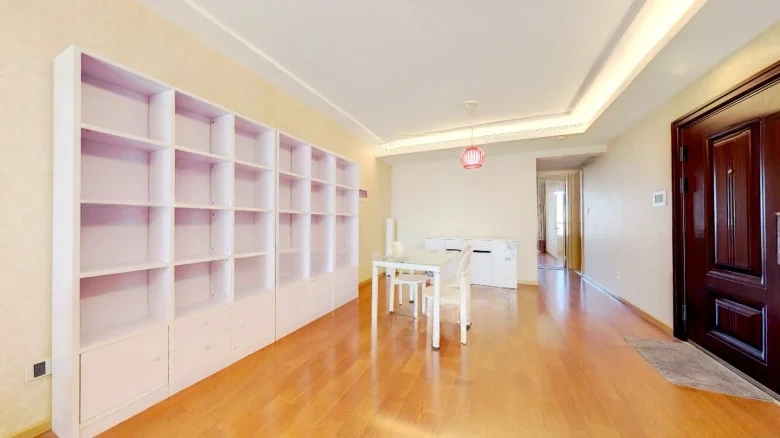 Lushang Shoufu碧桂園 It seems there might have been an additional term - View 3