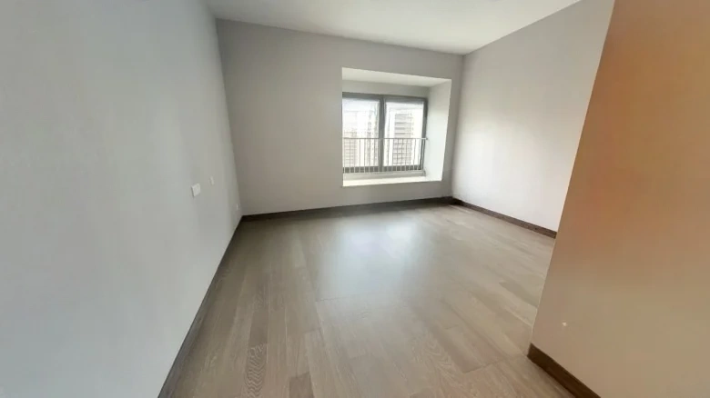 Elegant Ode of Gentle Breeze - View 6