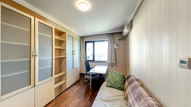 Poly Central Park - View 2