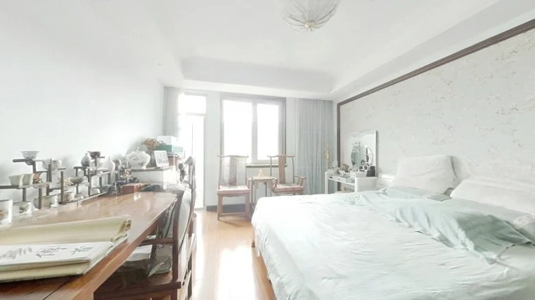 Luxin Springfield Garden Bloom - View 2