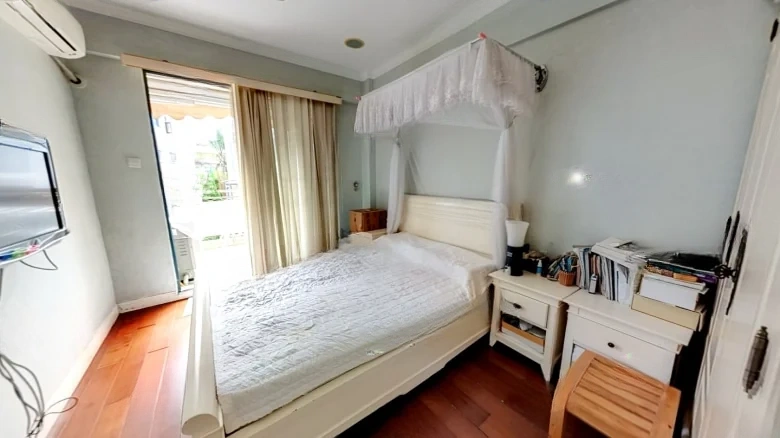 Jade Lake Manor - View 5