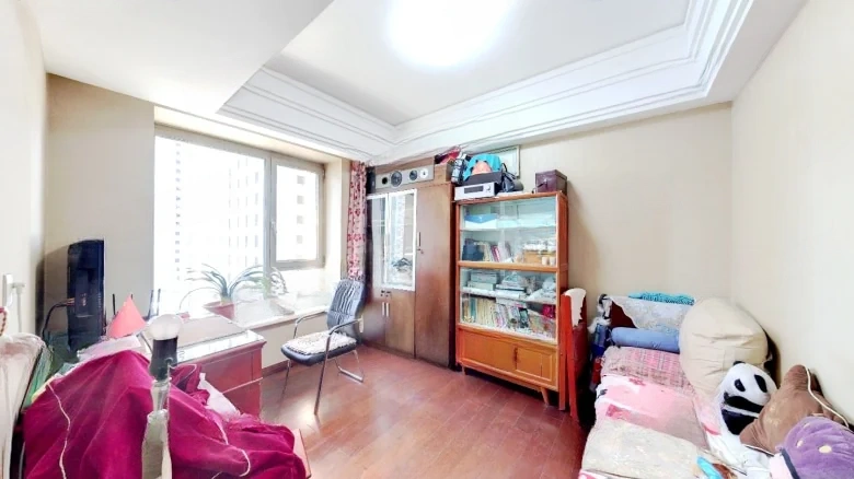 Elegant Ode Residence - View 4