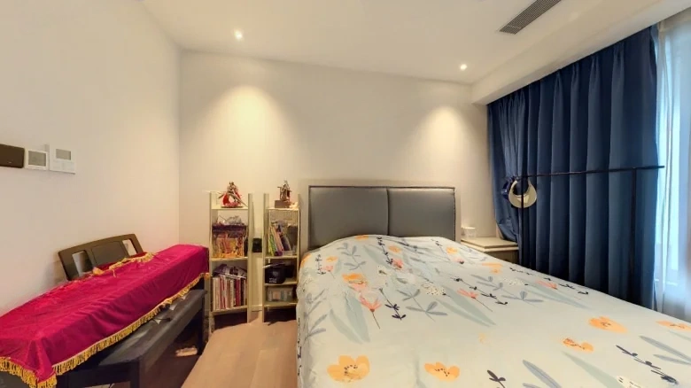 Goaling Feng - View 2