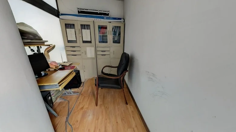 High-Tech Power Port - View 6