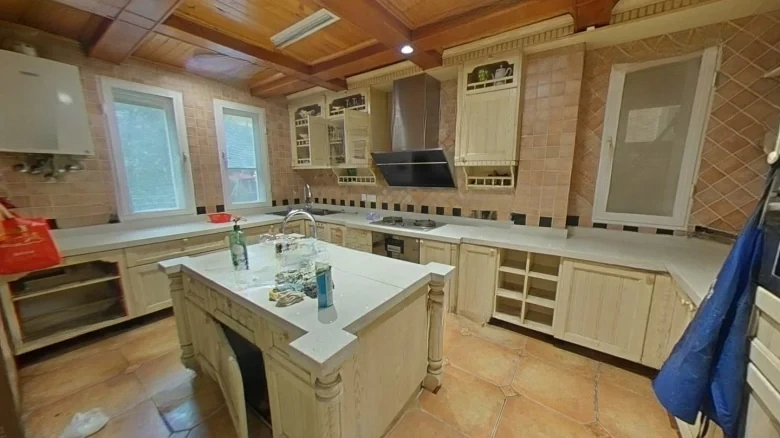 American Stories - View 9