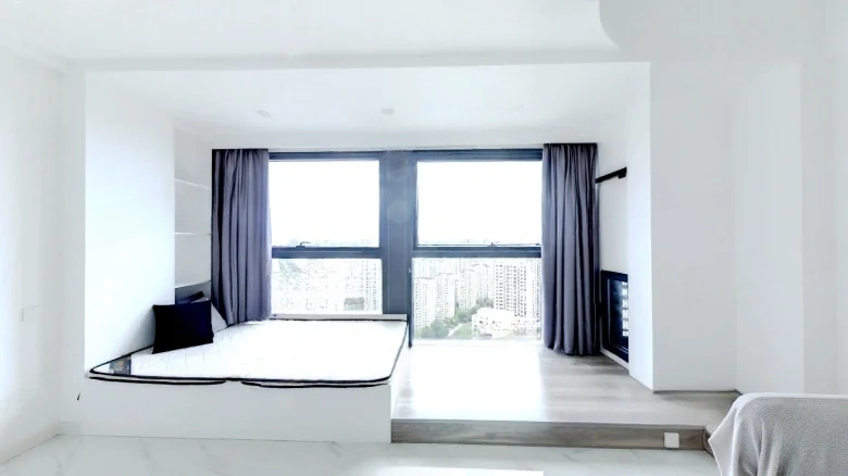 White Deer Hill Apartment - View 1