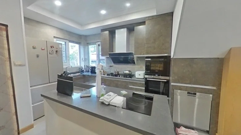 Jinling Family Rules the World - View 10