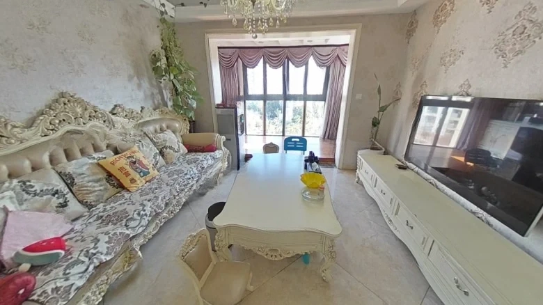 Clover Apartment - View 9