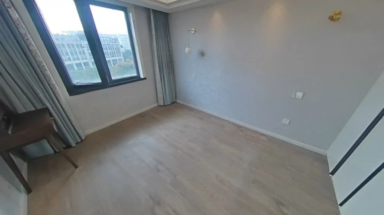 Linyi Tower - View 3