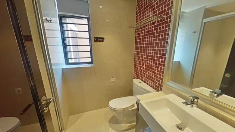 Front View Garden - View 8