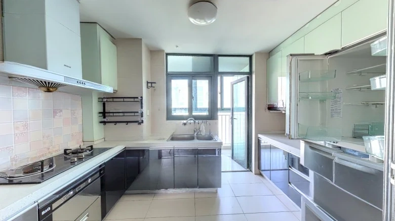 Elegant Residence Garden - View 6