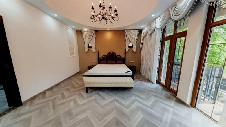 Lushan International Fragrant Stream Embankment - View 3