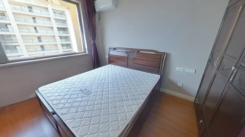 Clear Wind Riverbank - View 2