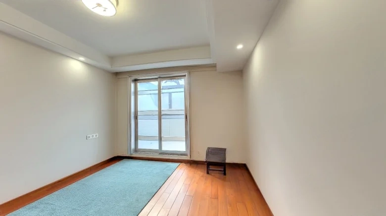 Lavender Summit Manor - View 2