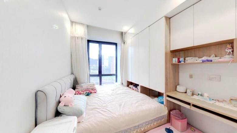 Donggang Swan Bay - View 2