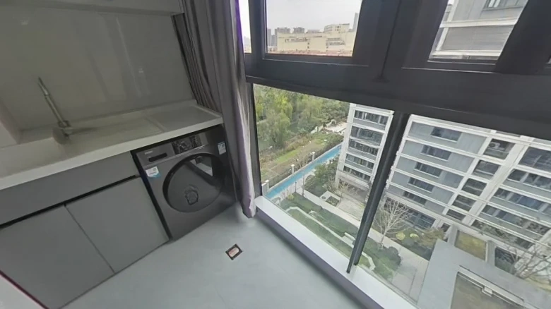 Viewing Elegance Courtyard - View 7