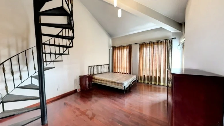 Hundred Blossom City Mansion - View 3